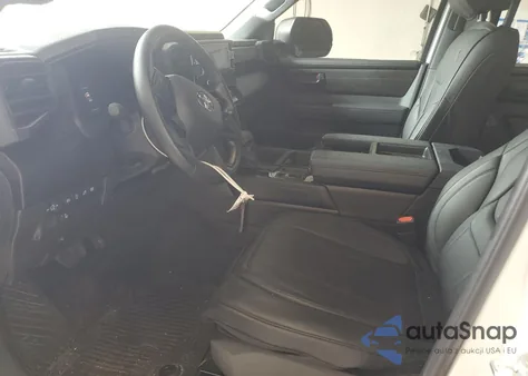 2025 Toyota Tundra Crewmax Sr z USA, uszkodzony, nr VIN 5TFKB5DB3SX309631